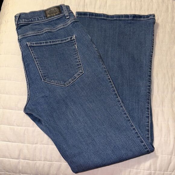 EXPRESS 12R Bell Flare High Rise Front Seam Medium Wash Blue Jeans - Picture 3 of 16
